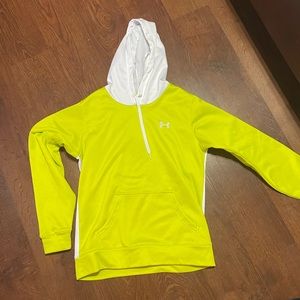 Green underrmour sweatshirt